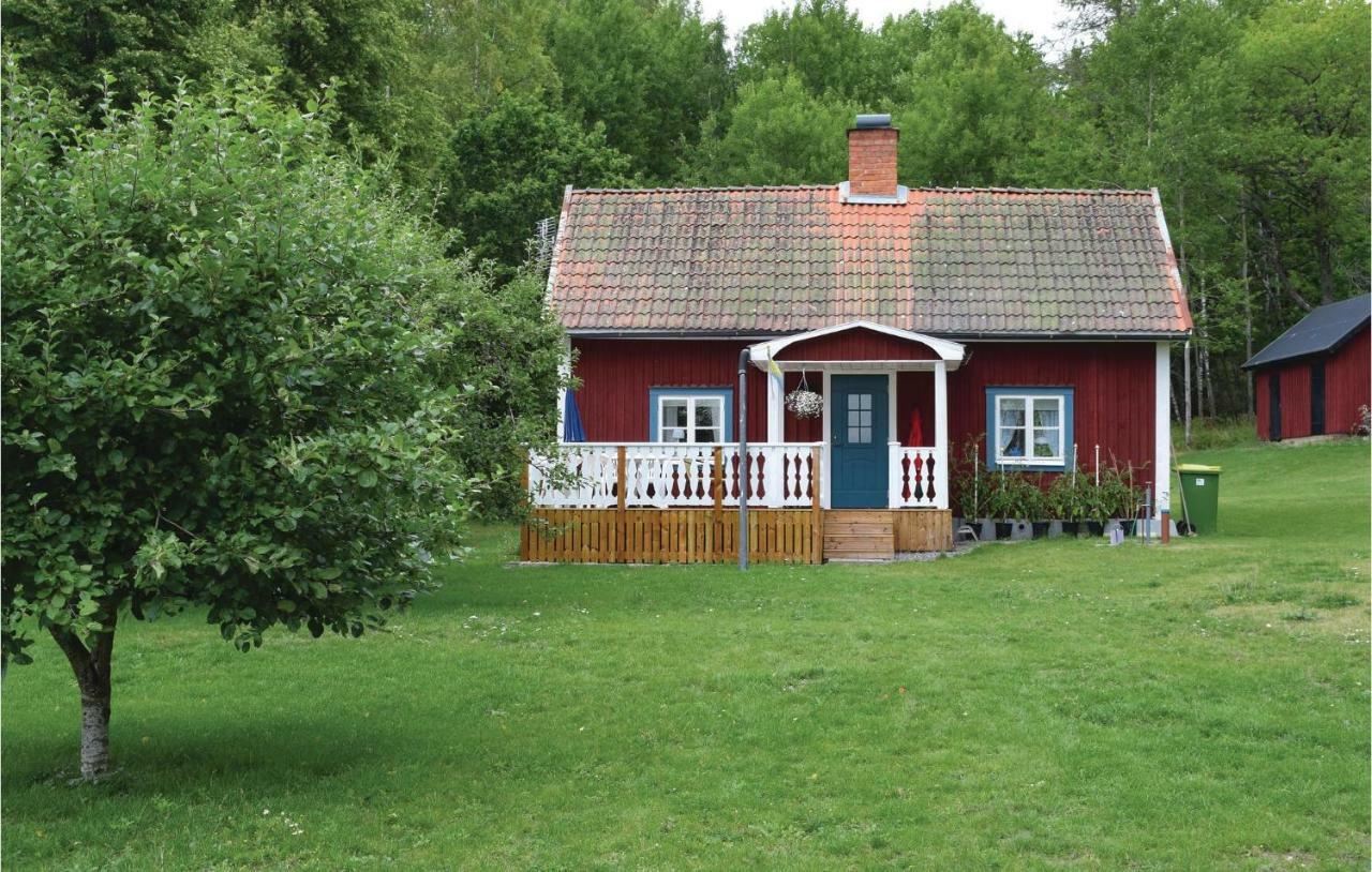 Stunning Home In Tjaellmo With Kitchen Zewnętrze zdjęcie